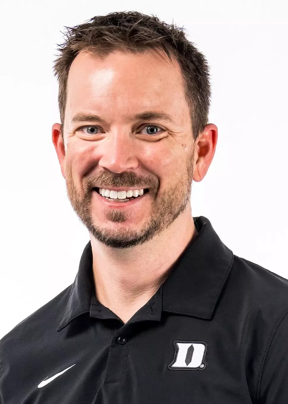 The Duke Blue Devils men's basketball family is mourning a profound and heartbreaking loss after the tragic passing of one of its own — a longtime cameraman whose work quietly shaped the memories of generations of fans.