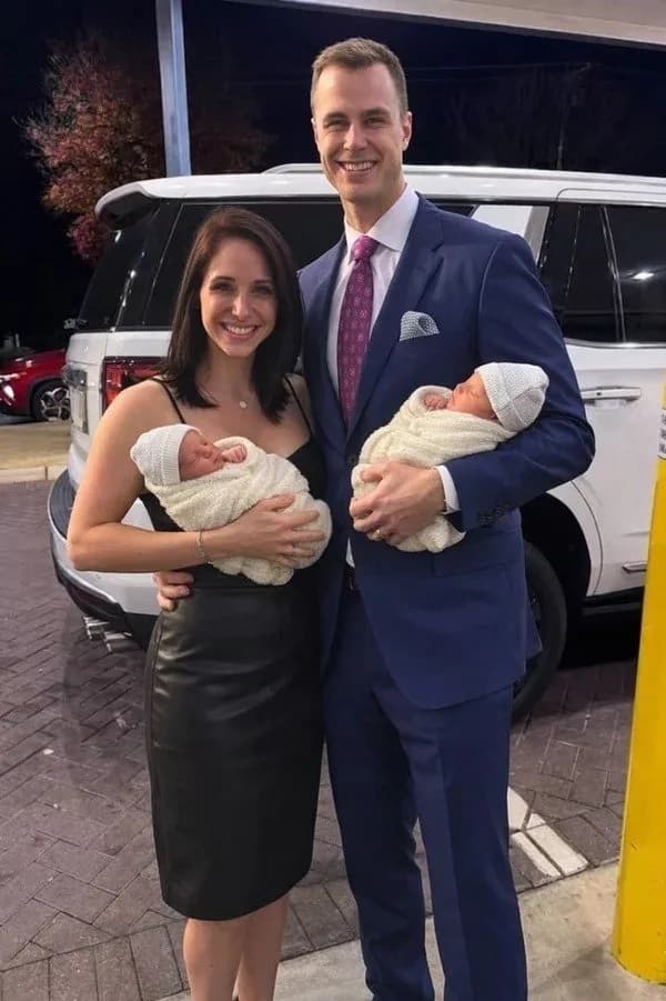 🚨 ABSOLUTELY HEART-MELTING: Jon Scheyer & Wife Reveal Secret Twin Birth — Names Leave Duke Blue Devils Fans in Emotional Shock 🟣⚡