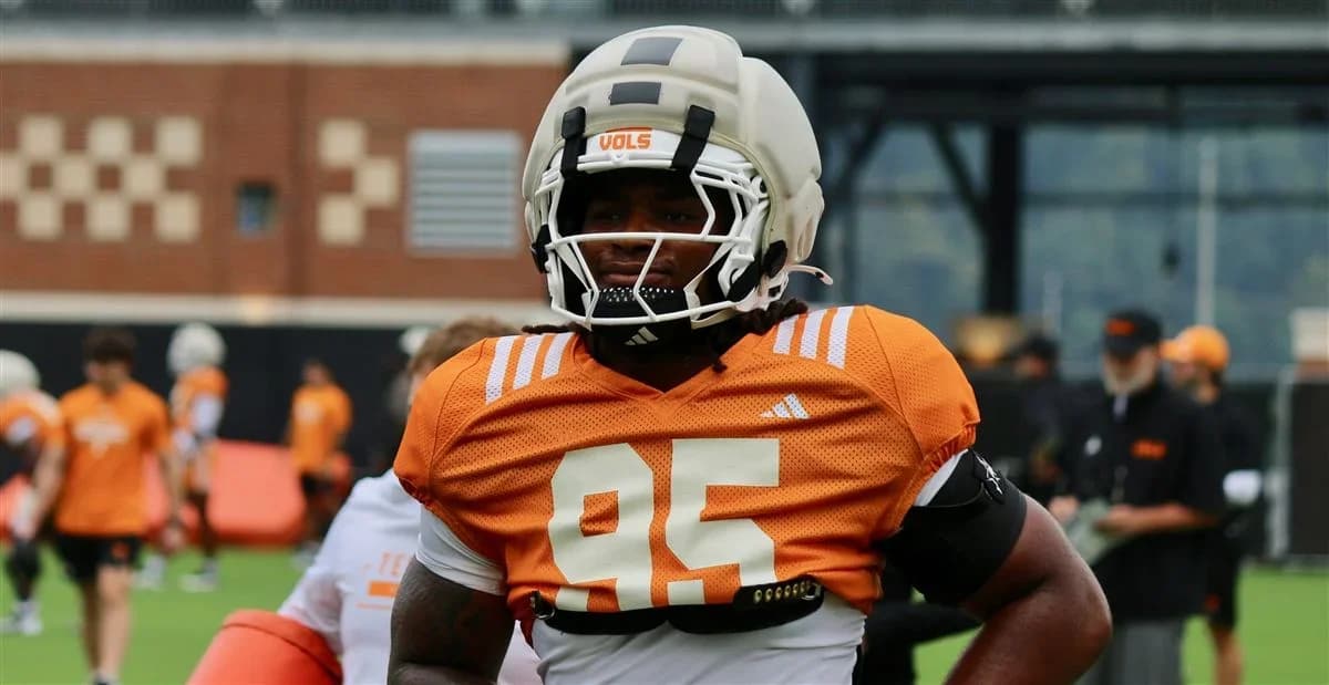 "I NEVER TRULY BELONGED HERE!" The Tennessee Volunteers star has stunned fans by deciding to leave the program after a prolonged period during which he was reportedly left isolated and felt like an outsider within the Volunteers’ own locker room.