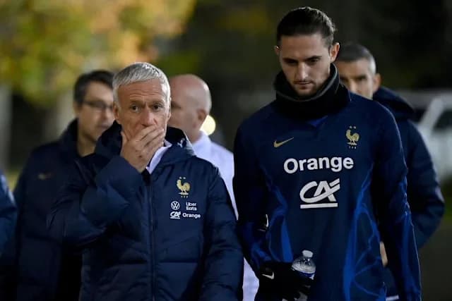 Un Séisme en Bleu :Sort du Silence et Place le Football Français Face à ses Paradoxes